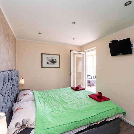 Apartments Bracic Spa Sukosan Exterior photo